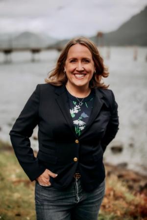 Jenny Taylor Headshot